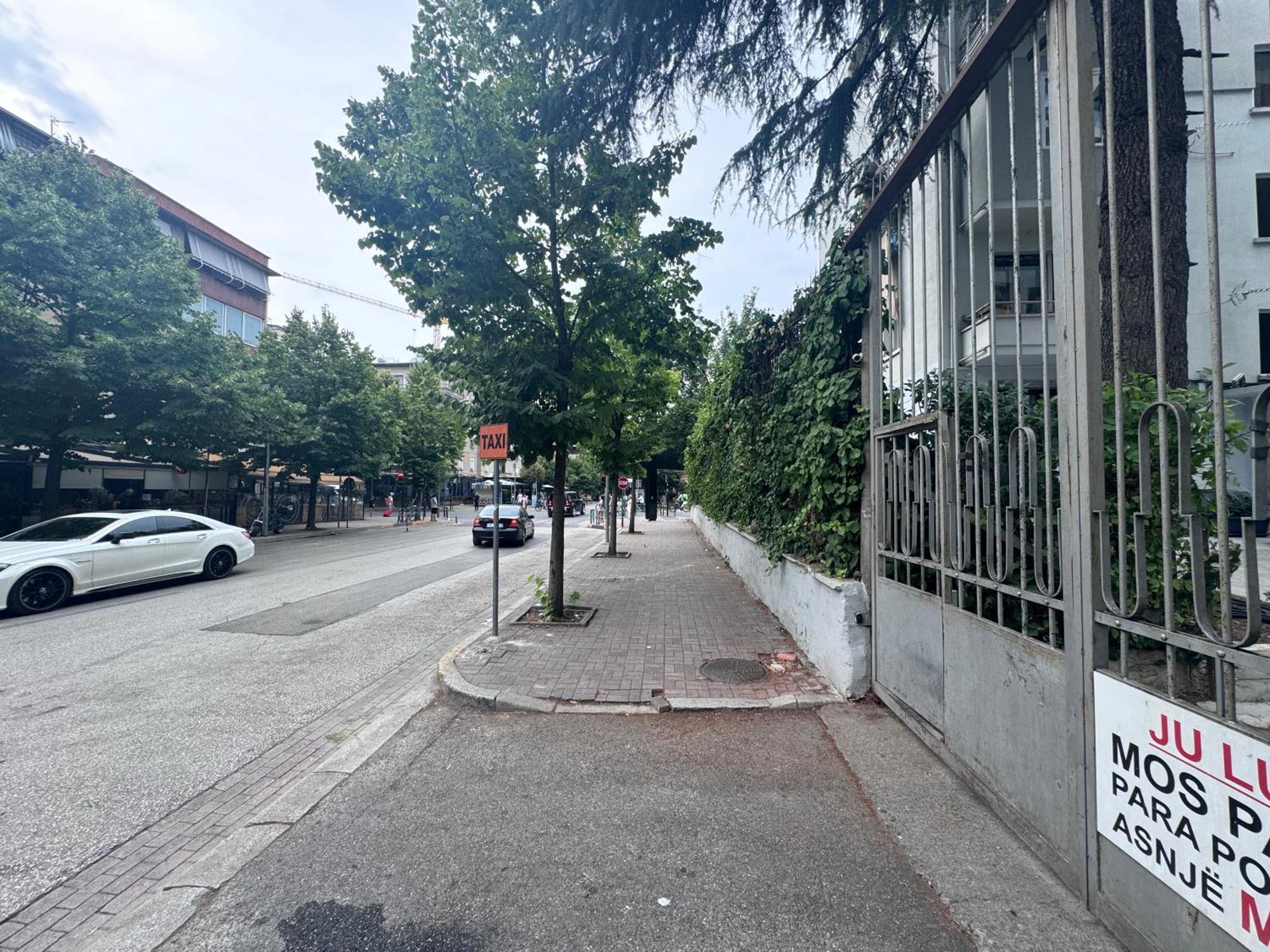 The Hidden Gem Of Blloku Apartment Tirana Exterior photo